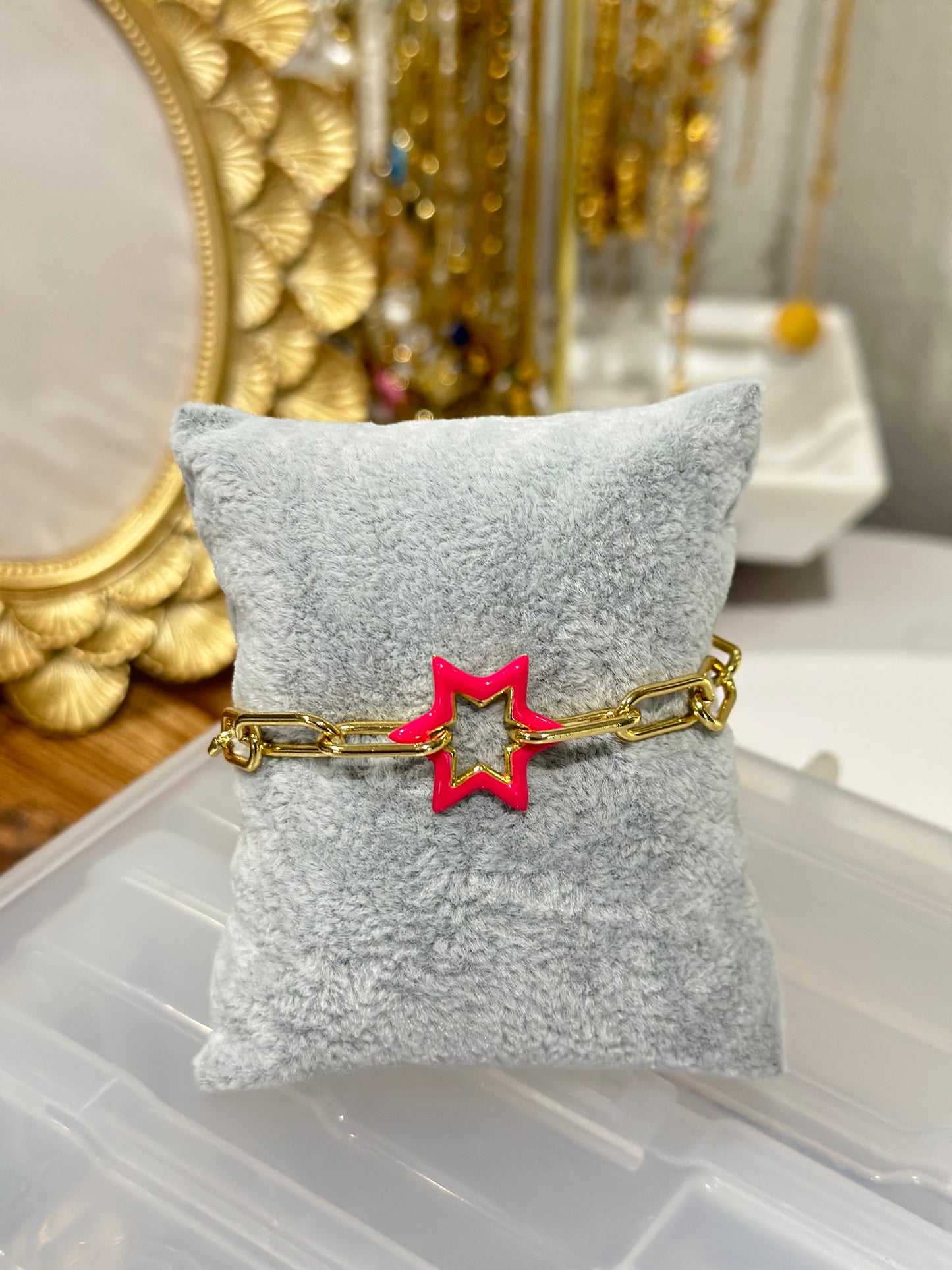 Coral star bracelet